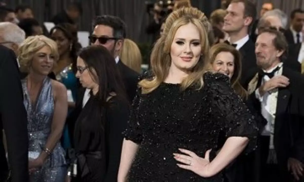 La cantante dejará en línea sus otros dos álbumes. (Foto: CNN )