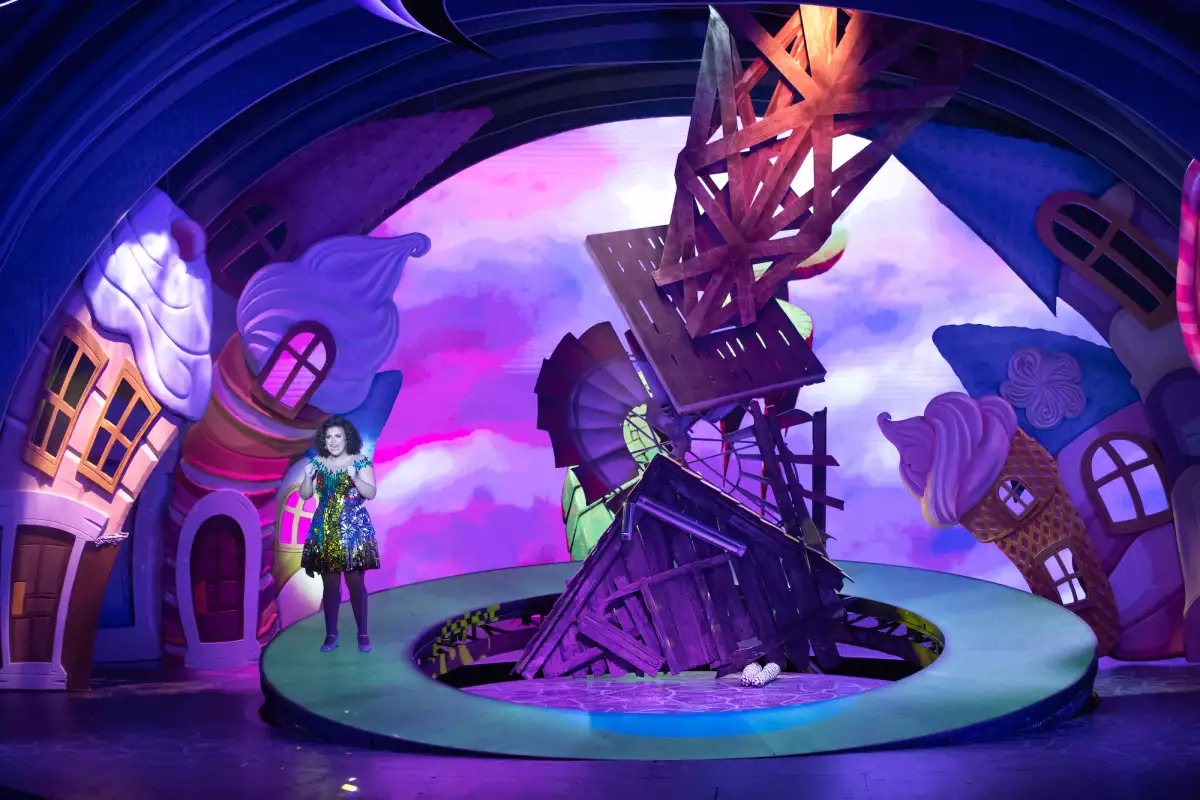 Lucero Mijares en escena de El Mago. 