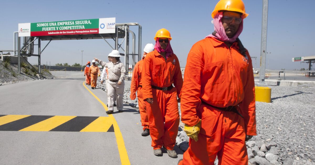 Pemex y el sindicato llegan a acuerdo para incrementar salarios en 3.4%