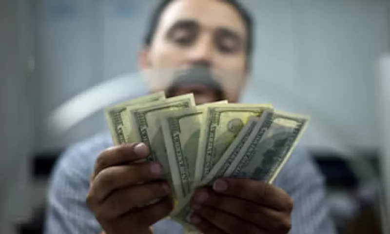 Los bancos no sólo ayudan a Argentina con la compra de los bonos, también adquieren un jugoso negocio. (Foto: iStock by Getty Images.)