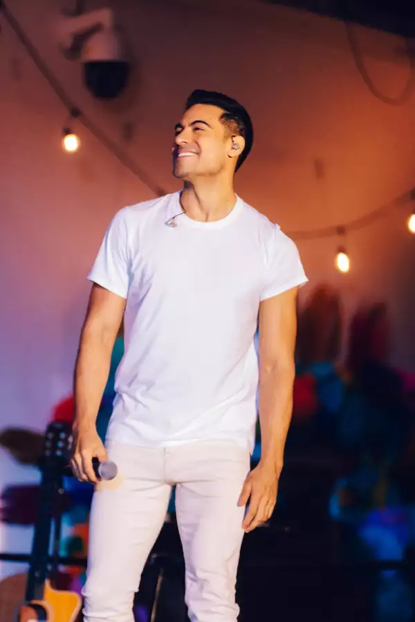 Carlos Rivera celebra 20 años de carrera en la Expo Riverista Fan Fest en Huamantla Tlaxcala