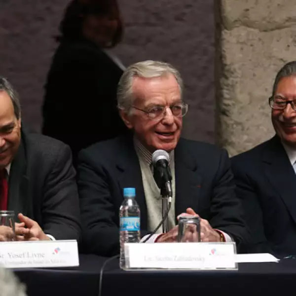 Homenaje a Jacobo Zabludovsky y Leon Davidoff.