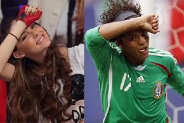 En días pasados, la cantante dijo que cuando el futbolista se llevara el puño a la frente para festejar una anotación, la misma iba a estar dedicada a ella, y así sucedió en el partido de ayer.