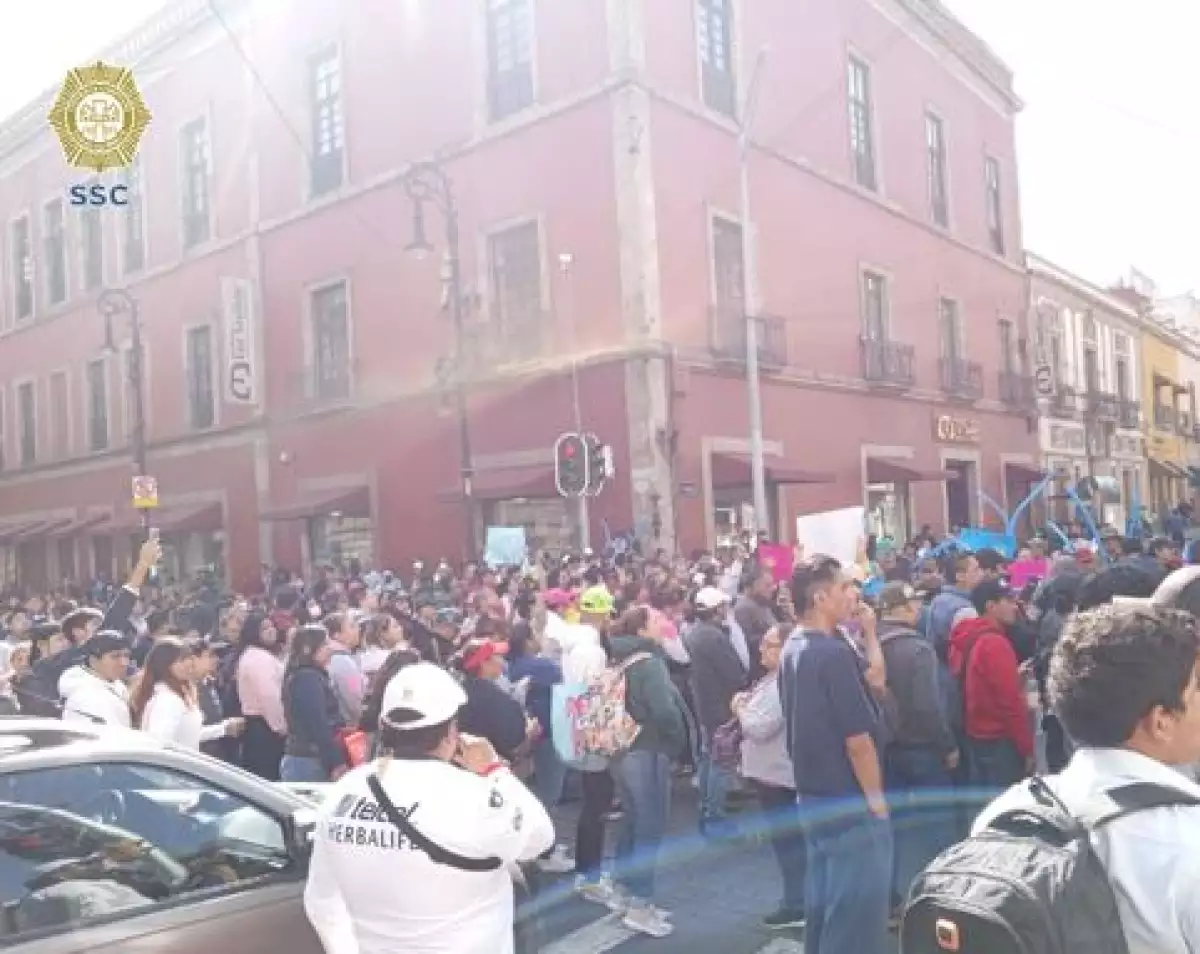 manifestantes-cierres-centro-hoy.jpg