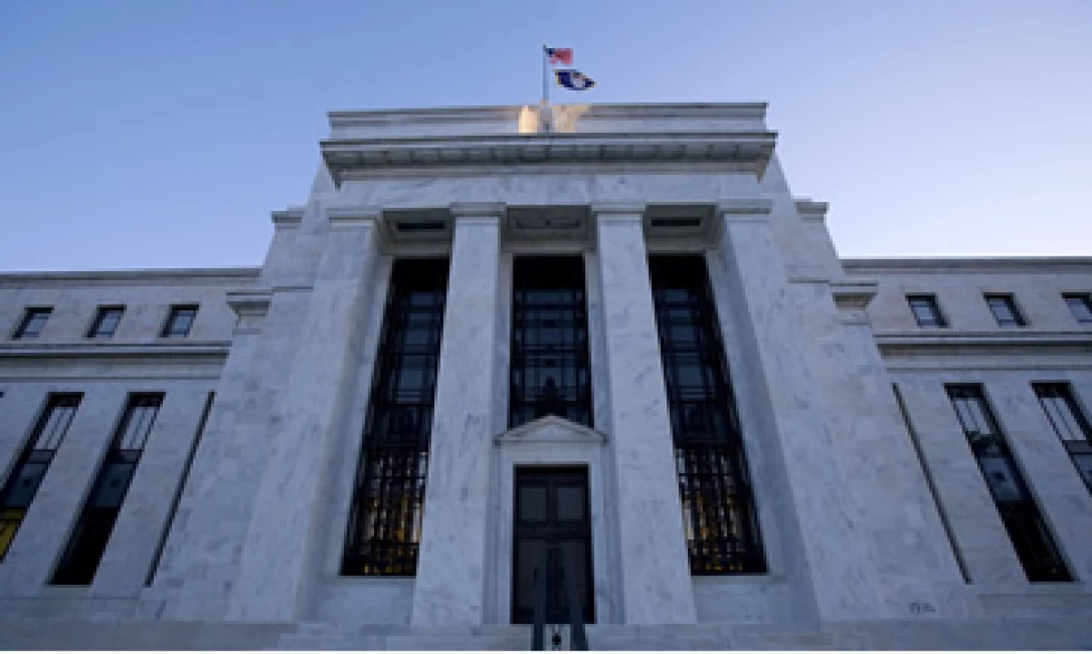 El diario Wall Street Journal publicó que la Fed estaba pidiendo más información sobre si los bancos europeos tenían un acceso confiable a los fondos necesarios para operar en EU. (Foto: AP)