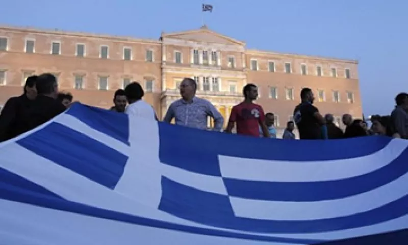 El nuevo proyecto de ley ha provocado la furia de multitudes en las calles de Atenas. (Foto: AP)