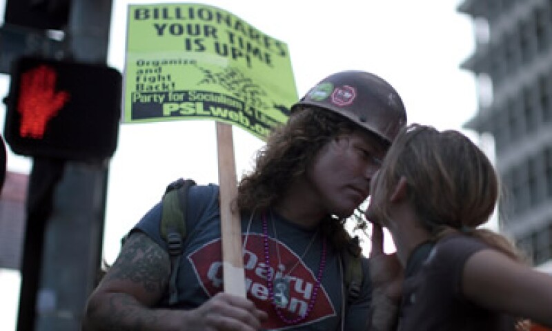 Algunos de los manifestantes son estudiantes universitarios preocupados por sus sombrías perspectivas de obtener empleo. (Foto: Reuters)