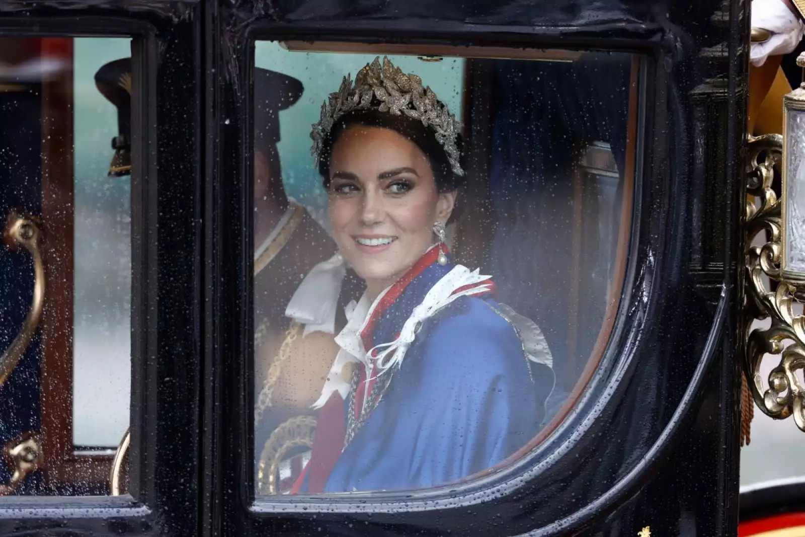 Miembros de la Familia Real Británica en la coronación del rey Carlos III