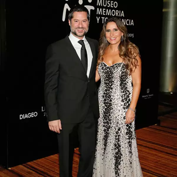 Charlie Aleman y Sharon Zaga