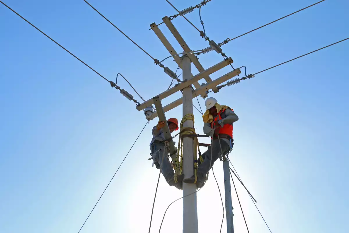 Los precios al consumidor bajaron en mayo apoyados por reducciones en tarifas eléctricas en ciertas entidades de México.
