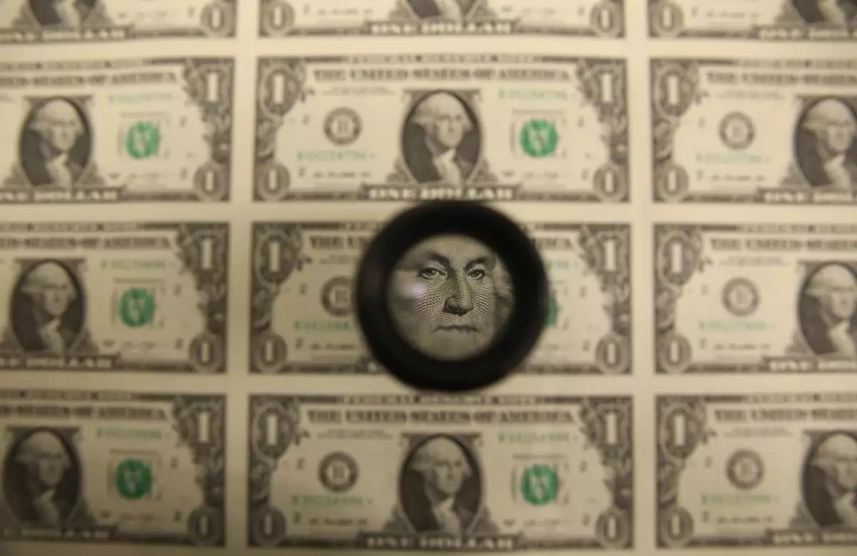 El dólar interbancario cotiza en 17.38 pesos