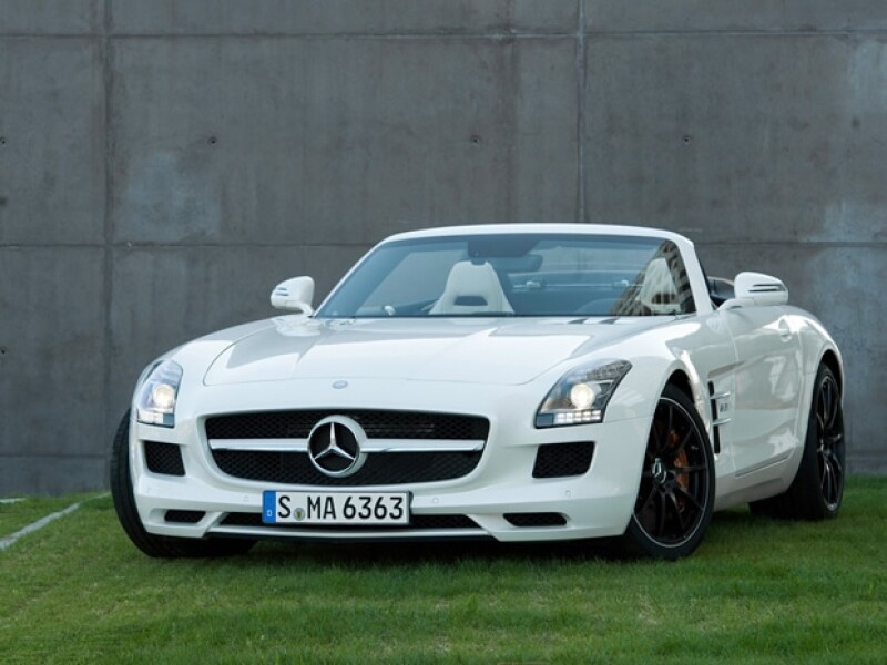 Aún no se sabe qué color es el coche que Piqué le regaló a Shakira.