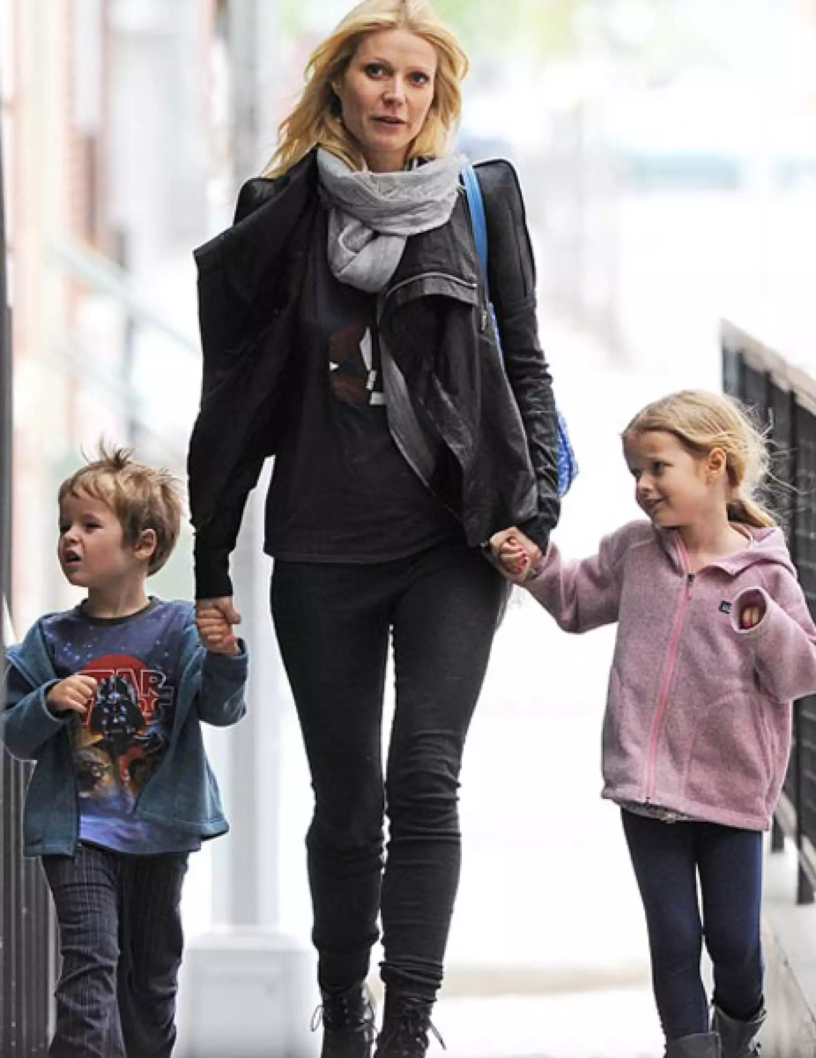 Gwyneth está atenta a las necesidades de sus hijos.