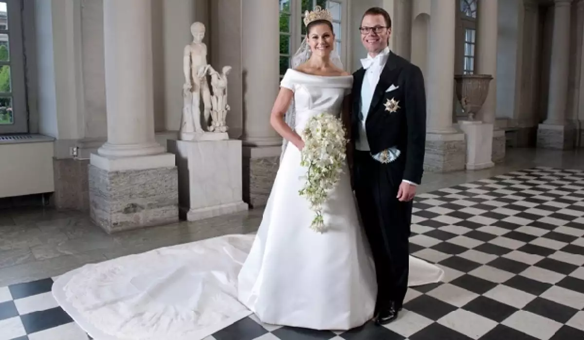 El nuevo príncipe, Daniel Westling, firmó un acuerdo prenupcial en el que se establece que en caso de separarse no podrá reclamar la mitad del reino.