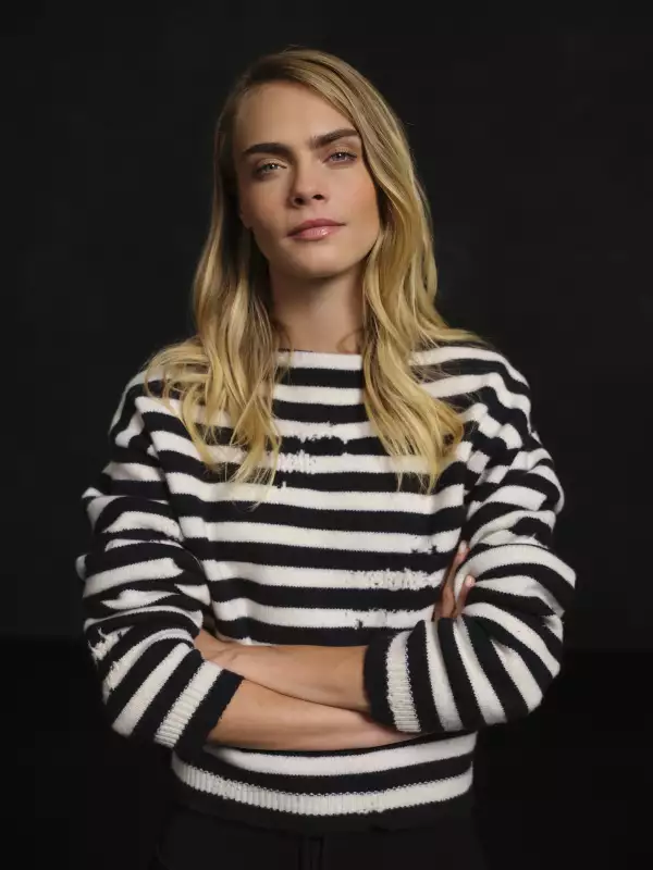 Cara Delevingne #DIORSTANDSWITHWOMEN