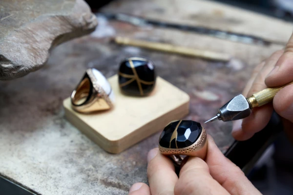 Pomellato Kintsugi Collection_Craftsmanship @Pomellato Atelier (2).jpg