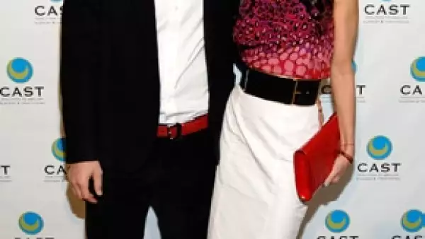 Como no lo habían hecho por la vía legal, Ashton solicitó ante el Tribunal Superior de Los Ángeles dar por terminado su matrimonio de 7 años con la actriz.