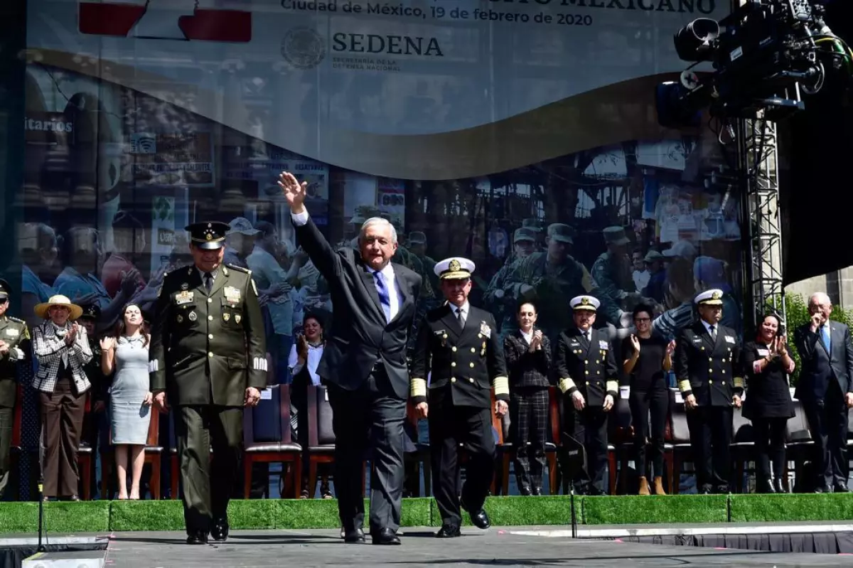 AMLO Fuerzas armadas.jpeg