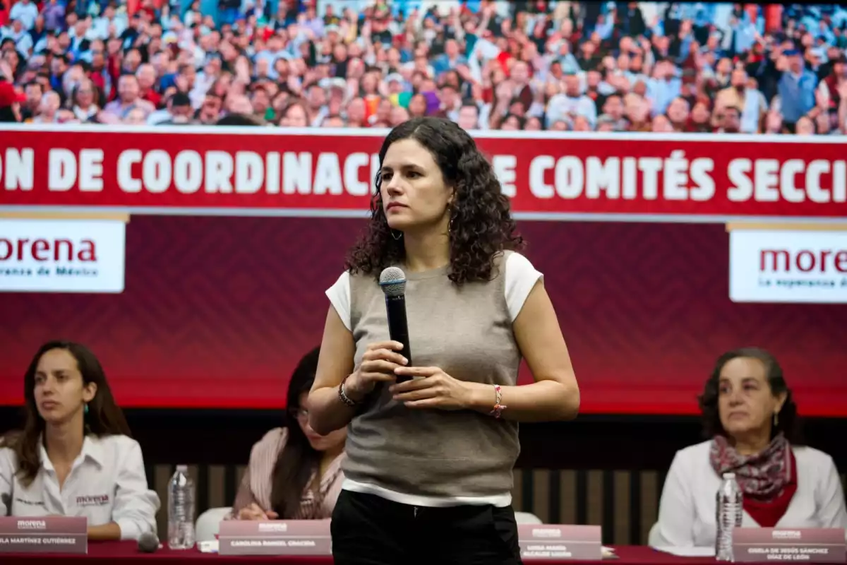 luisa-maria-alcalde-morena-gira