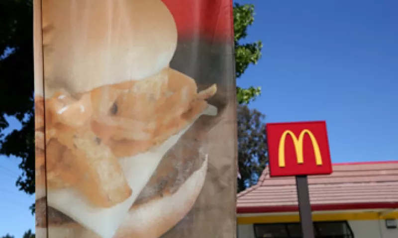 Los ingresos totales en la empresa cayeron 4.6% a 6,990 mdd. (Foto: Archivo )