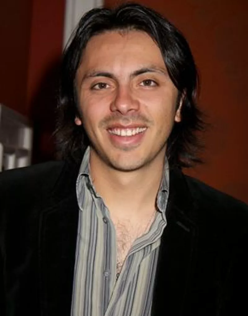 Michelle Castro, hermano del cantante mexicano, dirigió el videoclip de su nuevo sencillo titulado: No me digas. La producción se realizó en las playas de Acapulco.