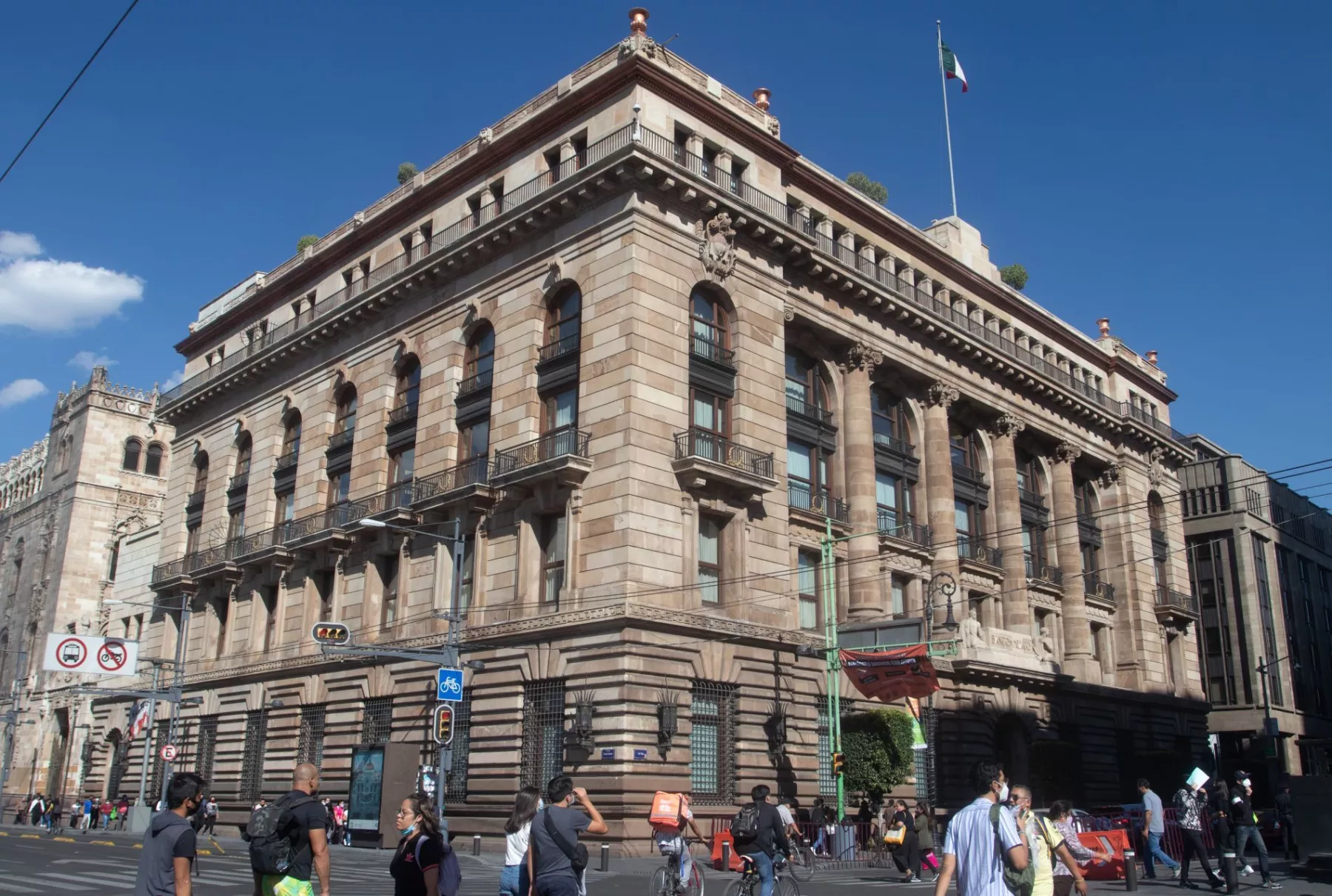 Banxico inversión incerticumbre reactivación económica