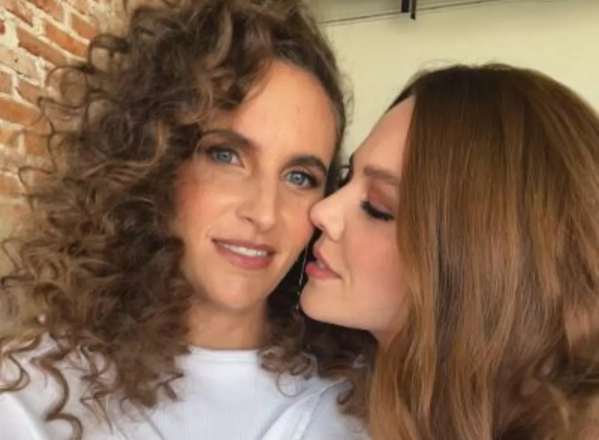 Joy Huerta y Diana Atri