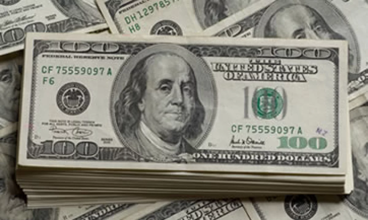 Banco Base estima que el tipo de cambio oscile entre 12.99 y 13.08 pesos por dólar. (Foto: Getty Images)