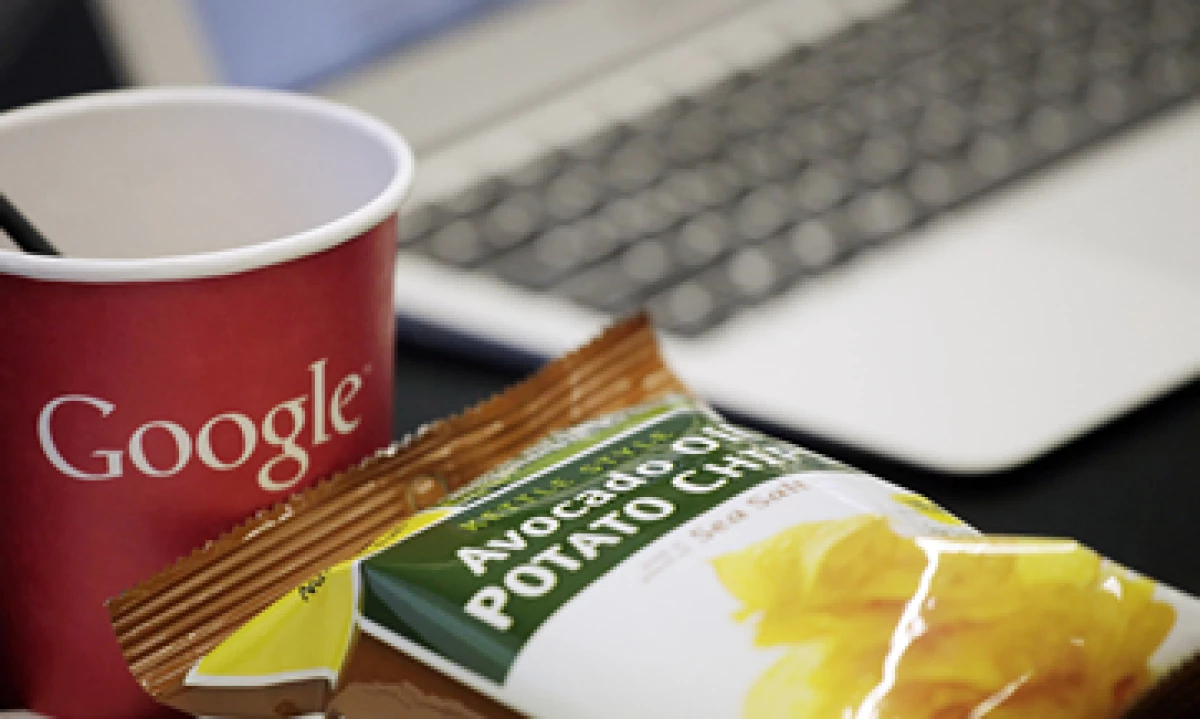 Google ofrece a sus colaboradores acceso ilimitado y gratuito a todo tipo de alimentos, sin embargo dificulta de manera divertida la búsqueda y el consumo de la comida de menor contenido nutricional para controlar su dieta. (Foto: AP)