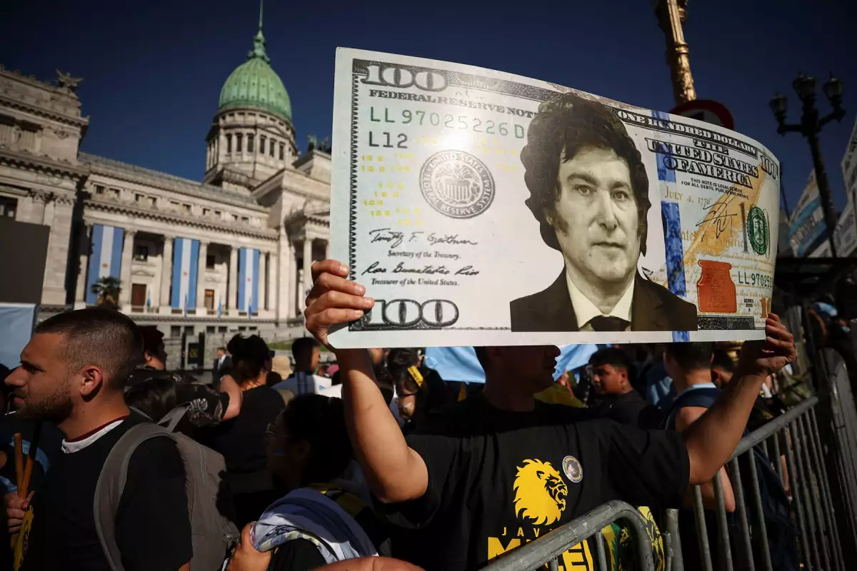 ¿Qué es la terapia de choque de Milei en Argentina y qué efectos tendrá?