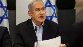 El primer ministro israelí, Benjamin Netanyahu, habla durante la reunión semanal del gabinete en el Ministerio de Defensa en Tel Aviv, Israel, el 7 de enero de 2024.