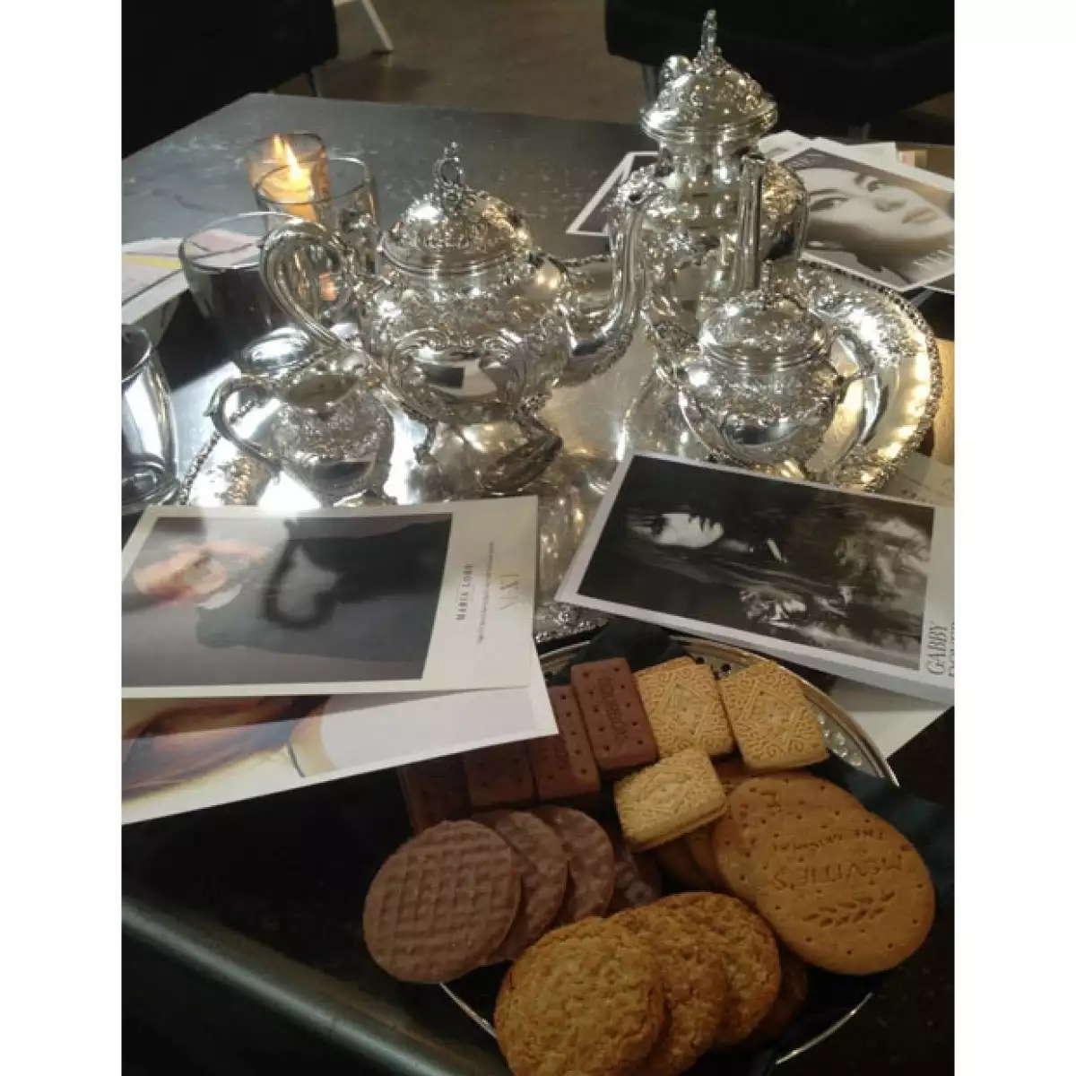 Que mejor que un té mientras se seleccionan a las modelos para tu pasarela.