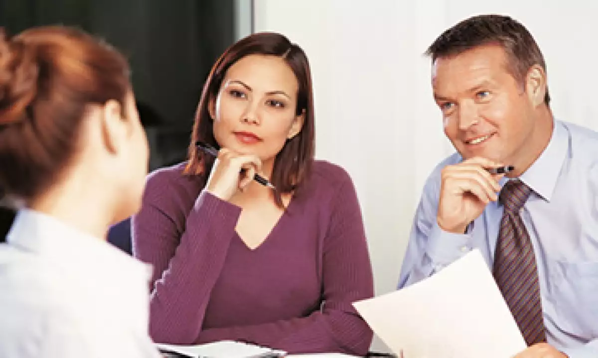 Durante las entrevistas de trabajo, las Pymes deben hacer breves anotaciones sobre los que les gustó del candidato y en lo que debería mejorar en caso de ser contratado. (Foto: Thinkstock)