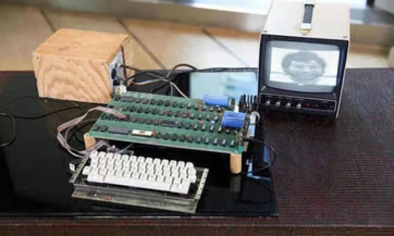 La Apple-1 fue de las primeras armadas por Steve Wozniak en el garaje de Steve Jobs. (Foto: Tomada de bonhams.com )