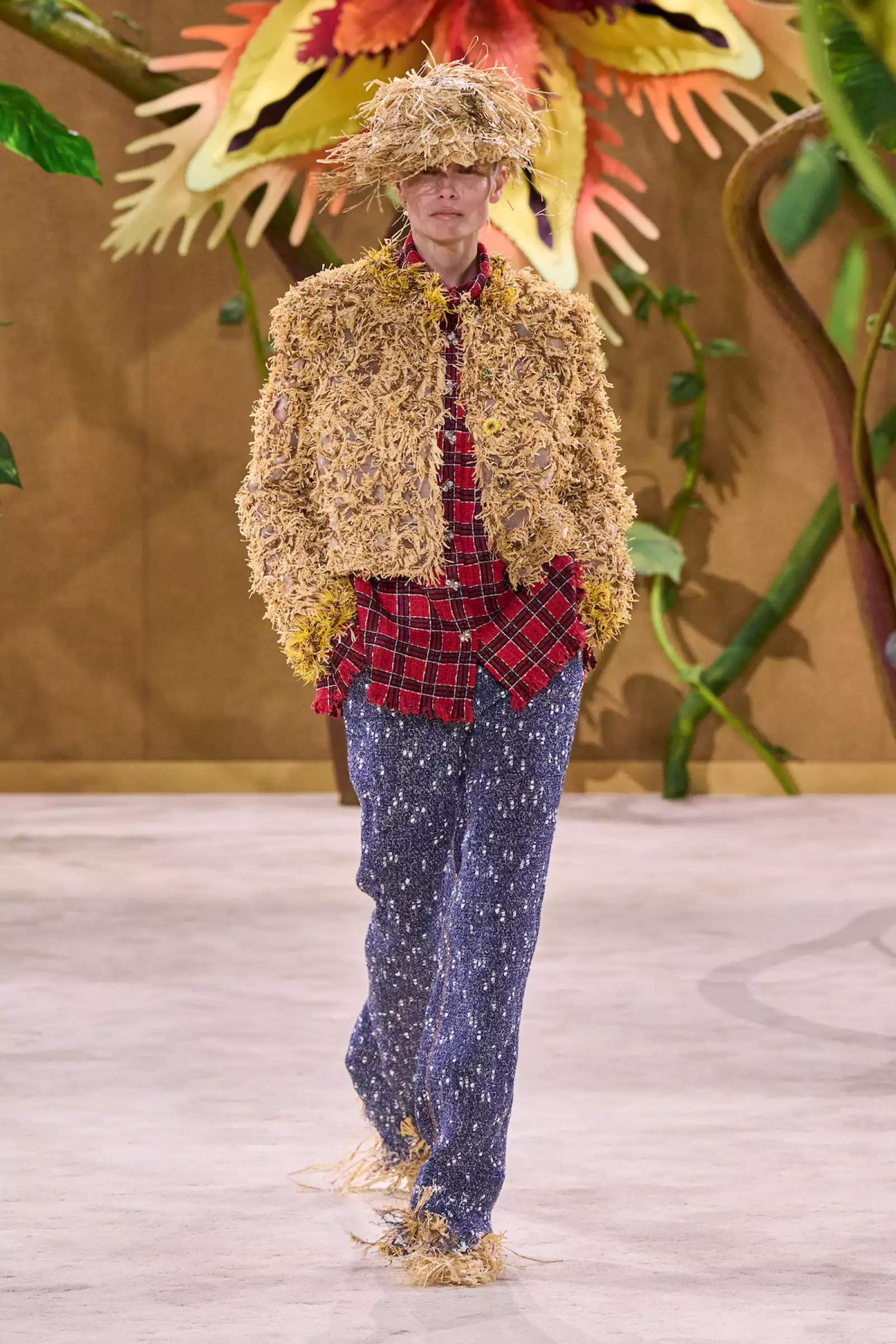 Chanel HC F26 015.jpg