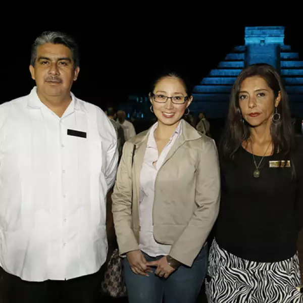 Felipe Flores,Lucero Nájera,Pilar Ricardi