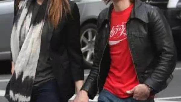 Aunque no se revelaron detalles, la cantante y actriz unirá su vida a la del rockero Ryan Adams.