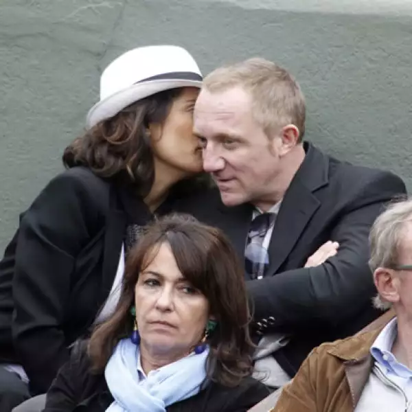 Incluso la pareja buscan cualquier momento para reírse e intercambiar opiniones.