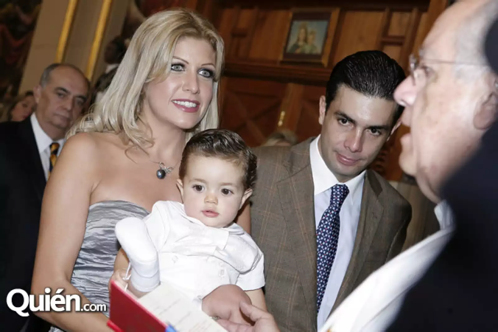 Paulina Díaz Ordaz con Santiago y Chucho Sesma