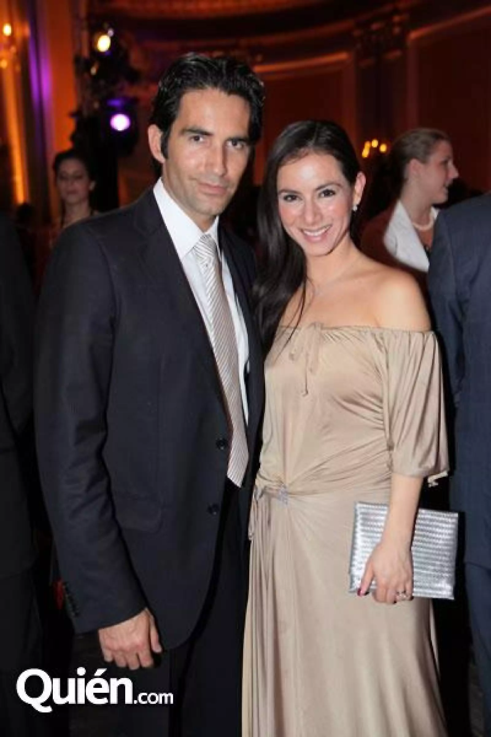 Eamonn Sean,Claudia Lizaldi