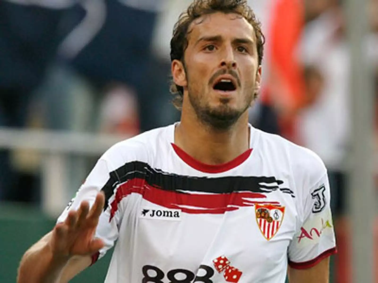ANTONIO PUERTA. Jugador de futbol español, pertenecía al club Sevilla. Fue durante el partido contra Getafe cuando al minuto 28 sufrió un desmayo debido a un paro cardiorrespiratorio. Salió por su propio pie, sin embargo murió días después, el 25 de agost
