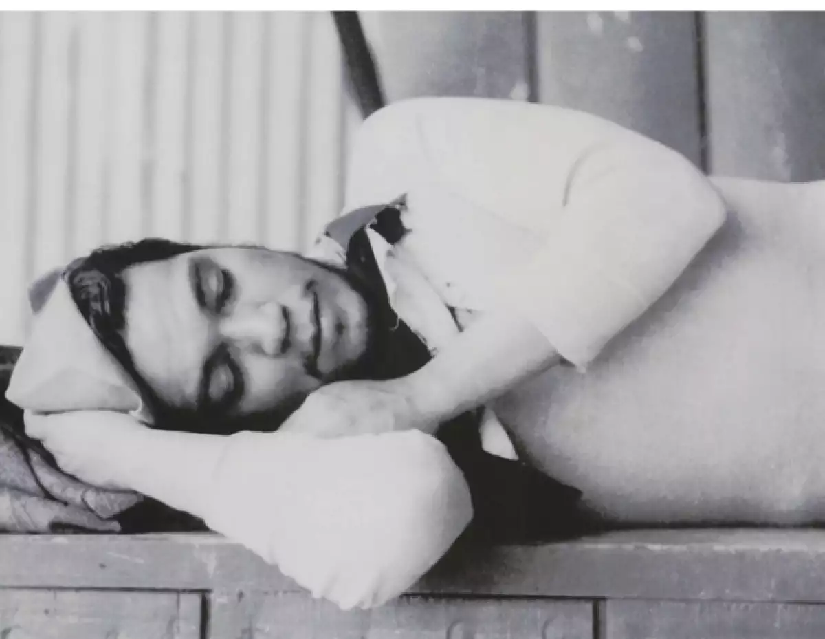 Cantinflas, con el atuendo que lo caracterizaba.