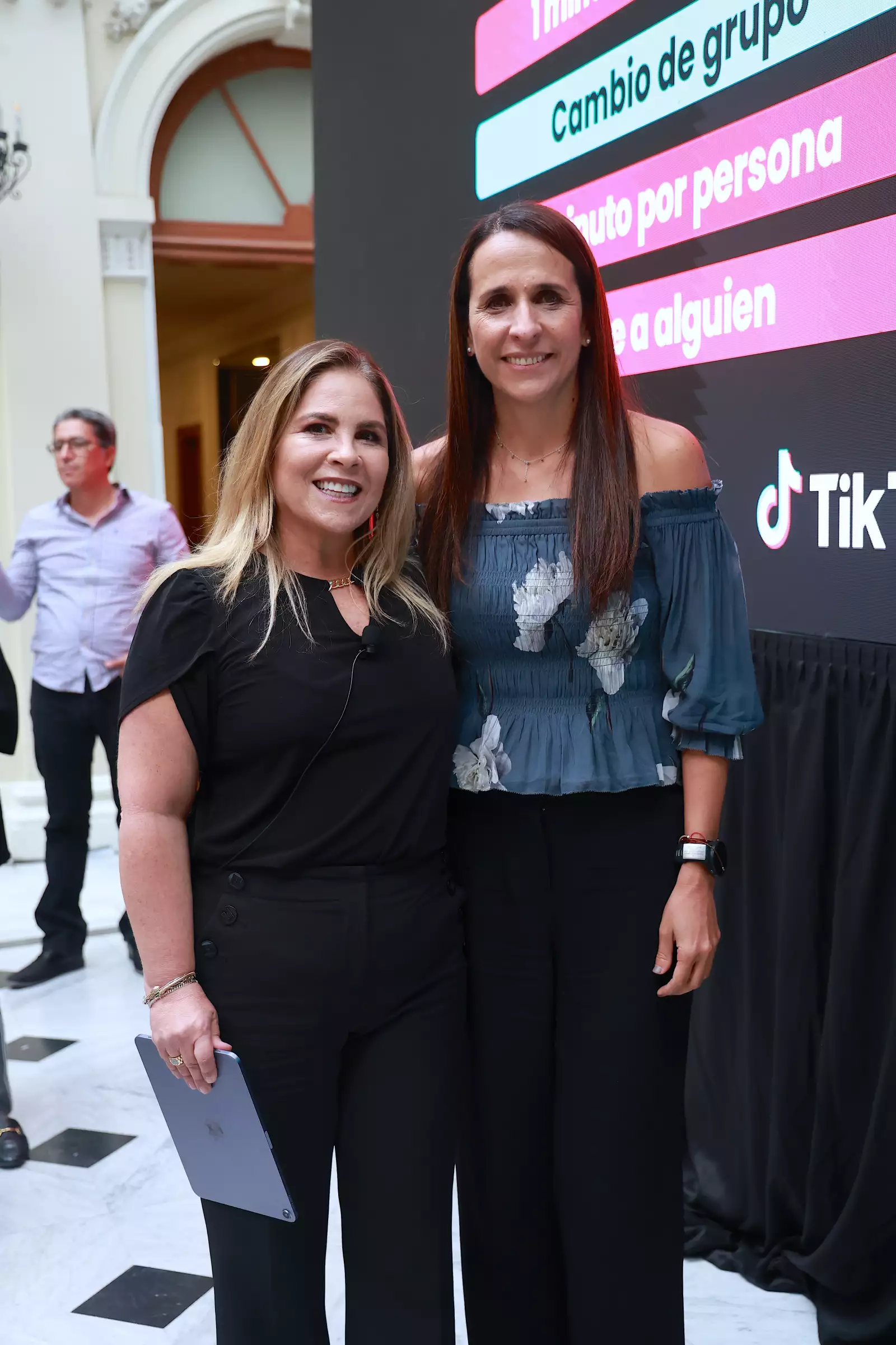 Sissi Cancino y Grace Rojas 