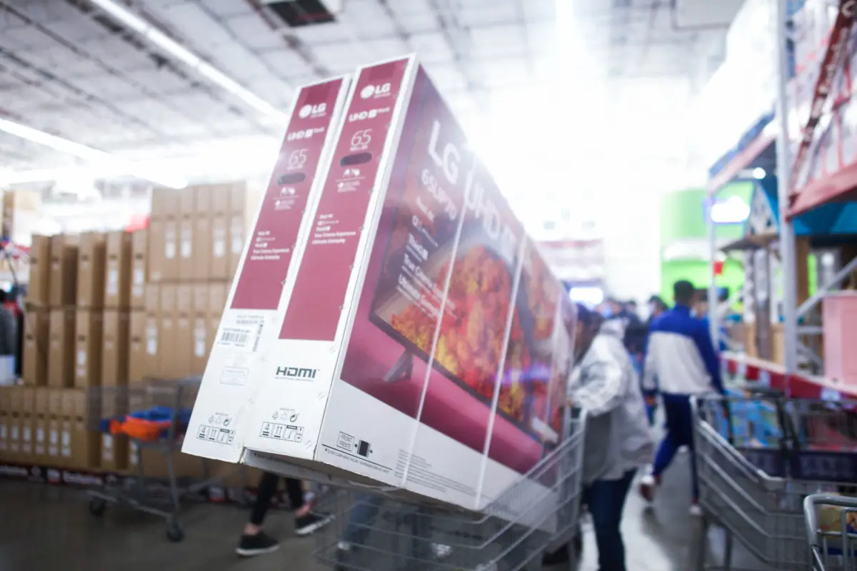 Las euforia por las compras aumenta conforme se acerca Navidad. (Diego Alvares)