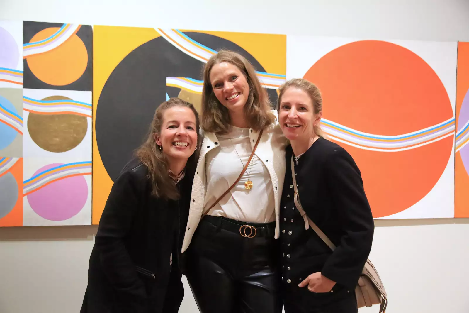 Stephanie Von Muhlen , Emma Hallencreutz y Laura Von Lilien 