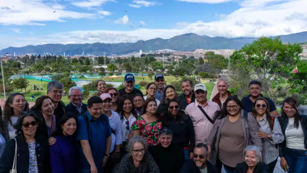 La CDMX le aprende a Colombia: Clara Brugada replicará modelo social de Bogotá