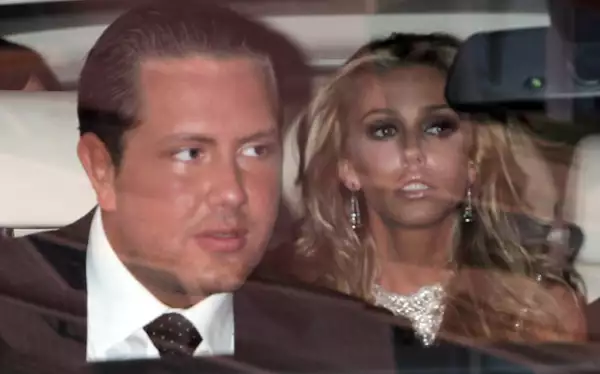 Petra y James un día antes de la boda.