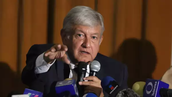 AMLO medios