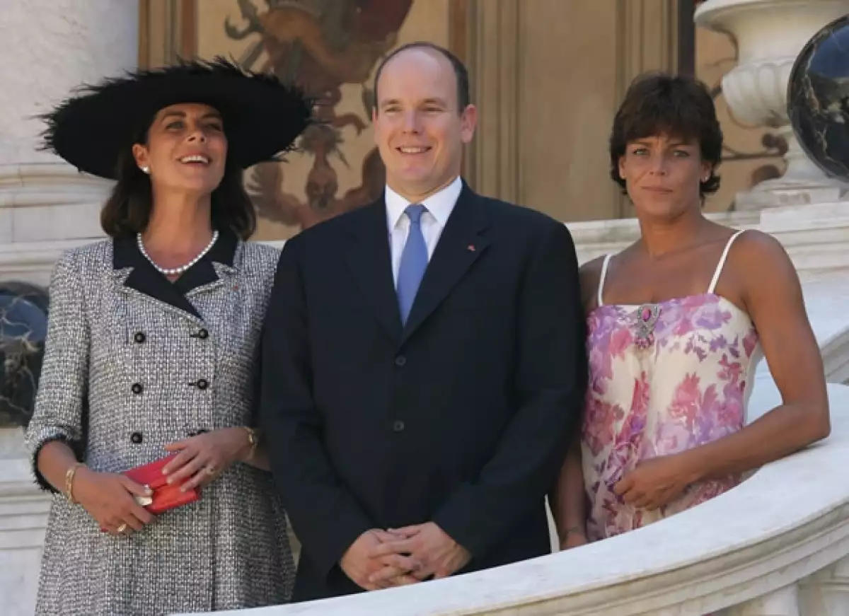 Carolina, Alberto y Estefanía de Mónaco no han sido los más afortunados en el amor.