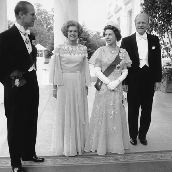 A sus 85 años, la Reina es la soberana británica que más tiempo ha estado en el trono después de la reina Victoria, que fue monarca durante 63 años.